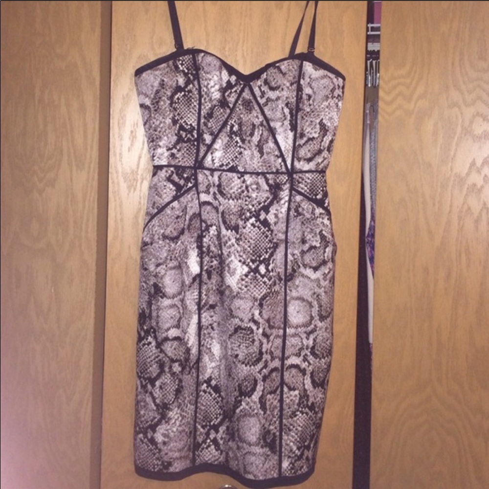 BCBG DRESS - Picture 6 of 6